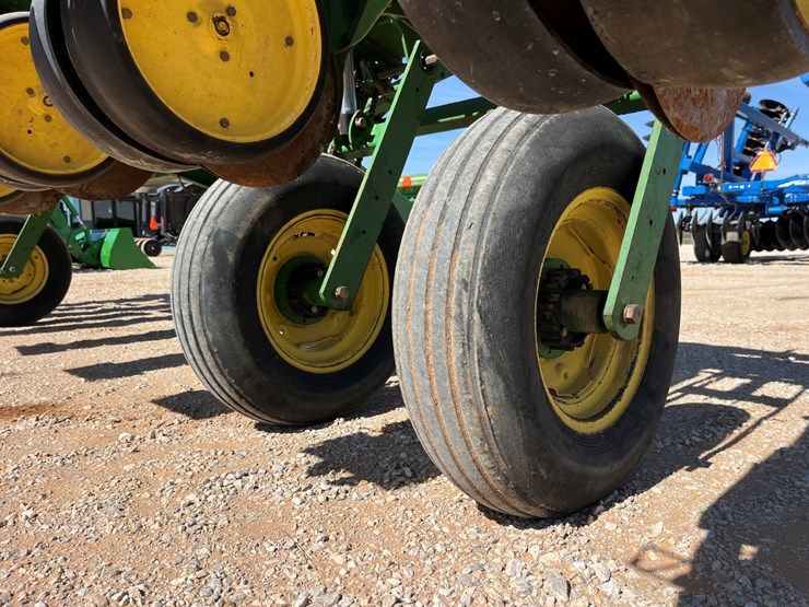 john-deere-7200-image-7