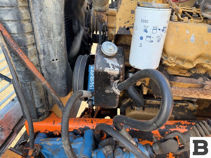 1985-ford-8000-image-41