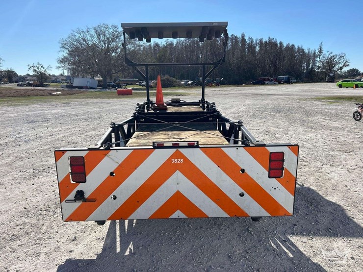 2011-energy-absorption-systems-tma9000-19ft-attenuator-trailer-image-13