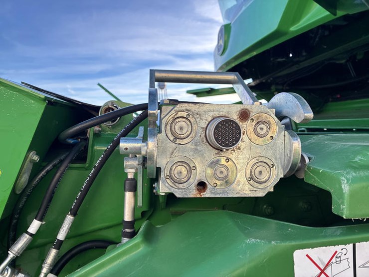 2021-john-deere-s770-image-21