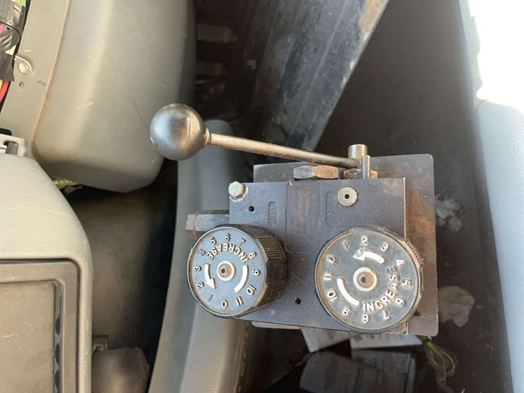 2005-international-durastar-4300-image-20