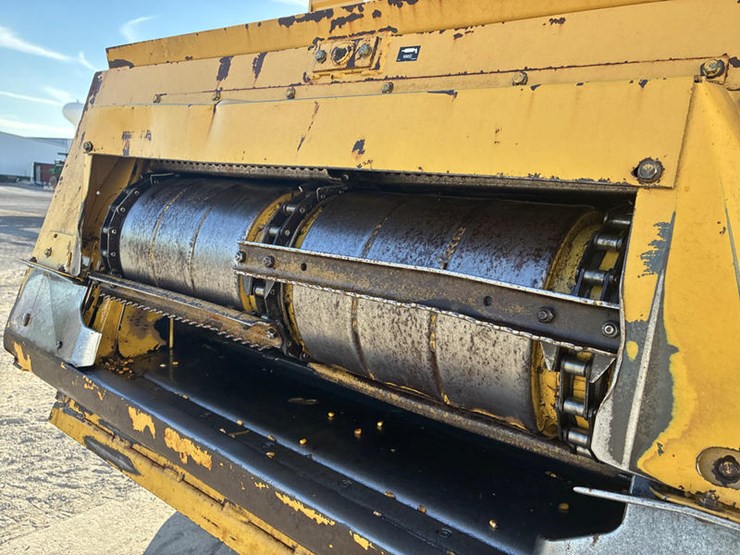 new-holland-tr89-image-29