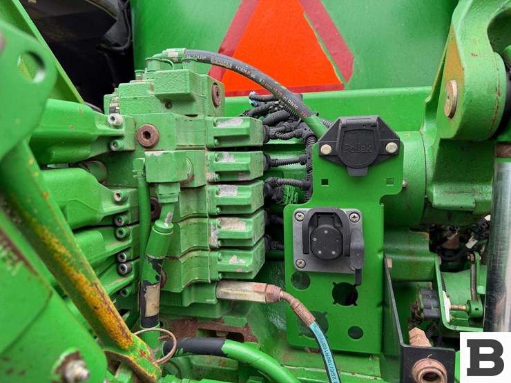 2014-john-deere-8310rt-image-38