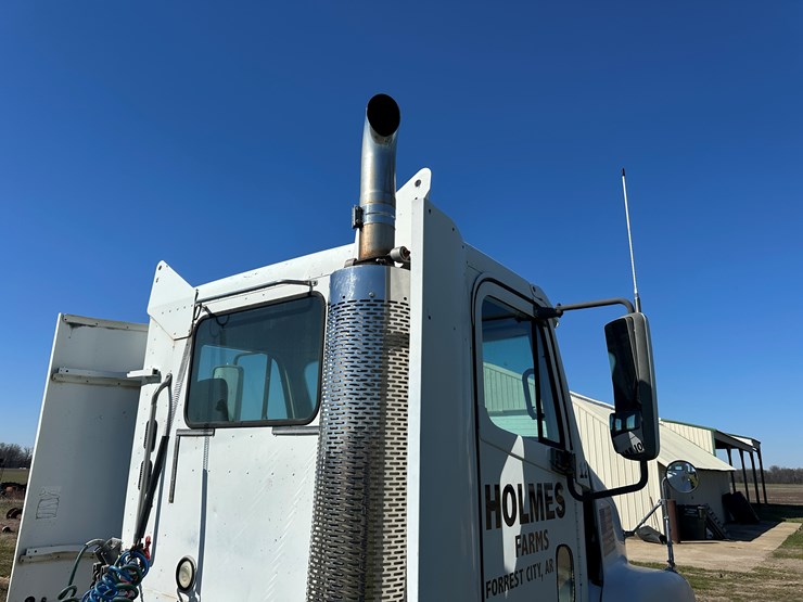 #40057-•-2001-freightliner-century-classic-s/t-t/a-daycab-truck-tractor-1fujbbbg41lh91794-image-39