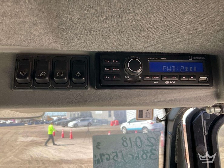 2018-johnston-c201-compact-street-sweeper-image-25