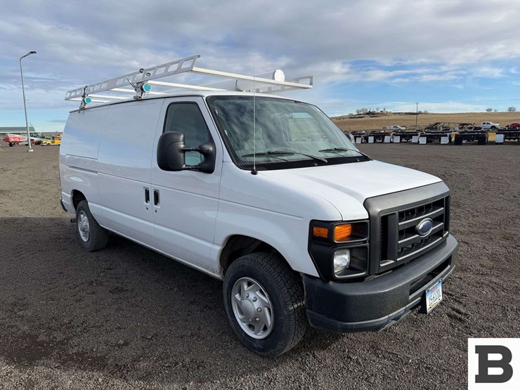 2010-ford-cargo-image-7