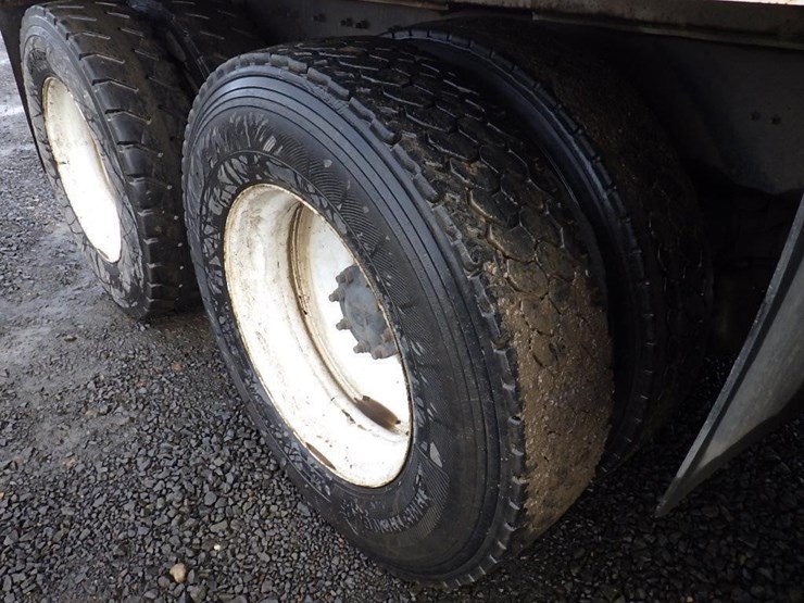 2007-international-7600-image-24