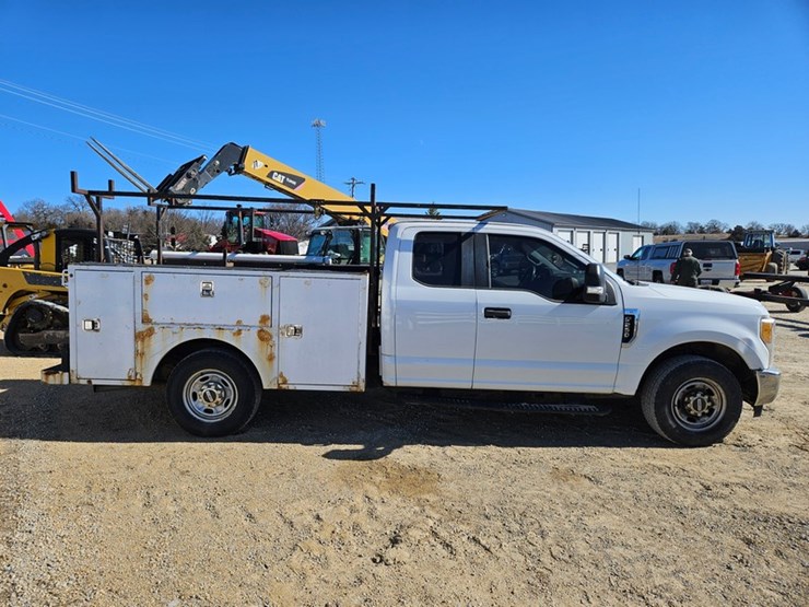 2017-ford-f250-xl-image-6