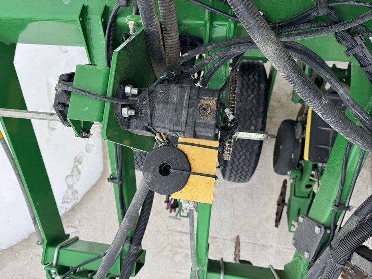 john-deere-1795-image-32