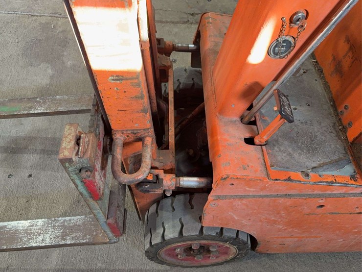 clark-forklift-image-6