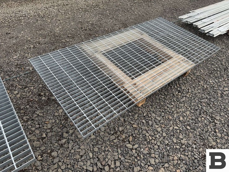 39"x78"-galvanized-metal-grating-image-3