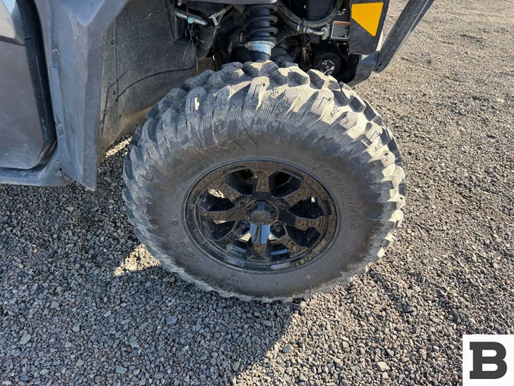 2023-can-am-defender-limited-hd10-atv-image-41