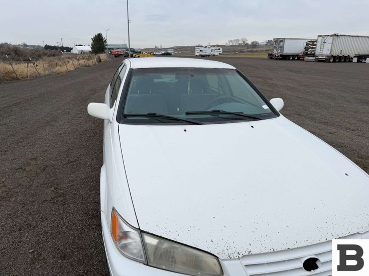 1999-toyota-camry-sedan-image-8