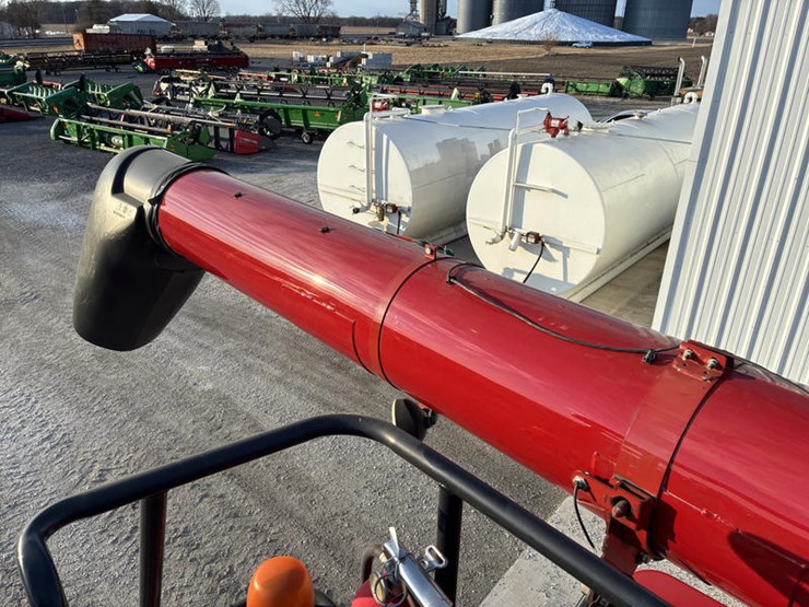 2010-case-ih-8120-image-92