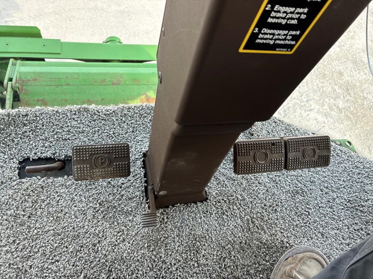 2009-john-deere-9570-sts-image-102