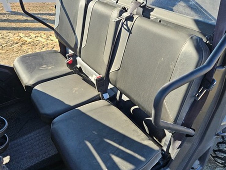 2019-john-deere-gator-image-10