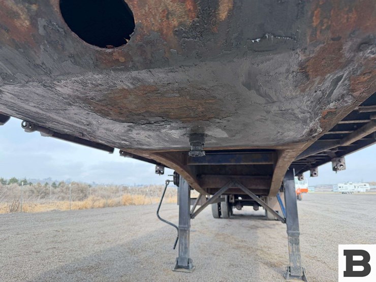 1993-utility-40'-image-10