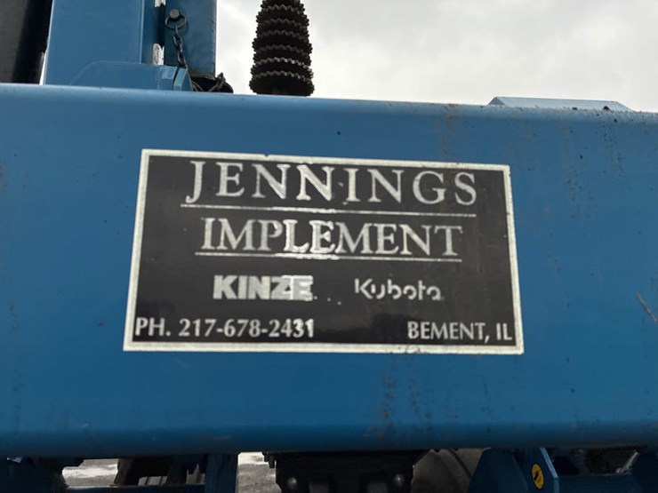 2010-kinze-3600-image-9