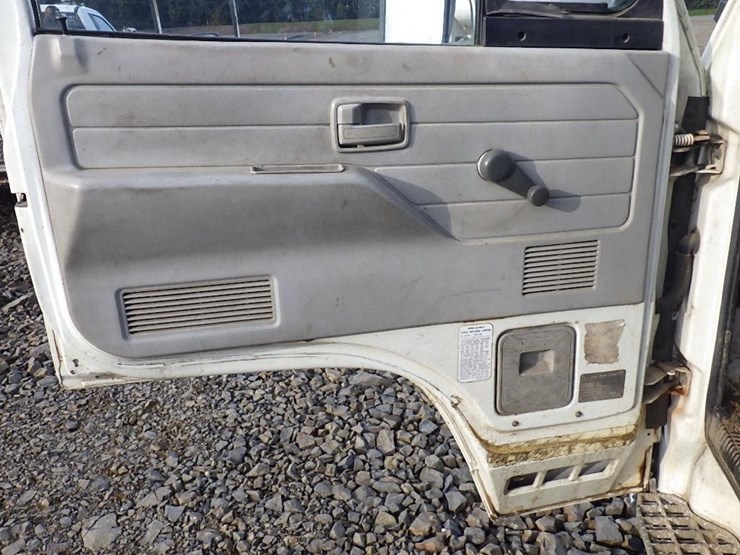 1992-isuzu-npr-image-19