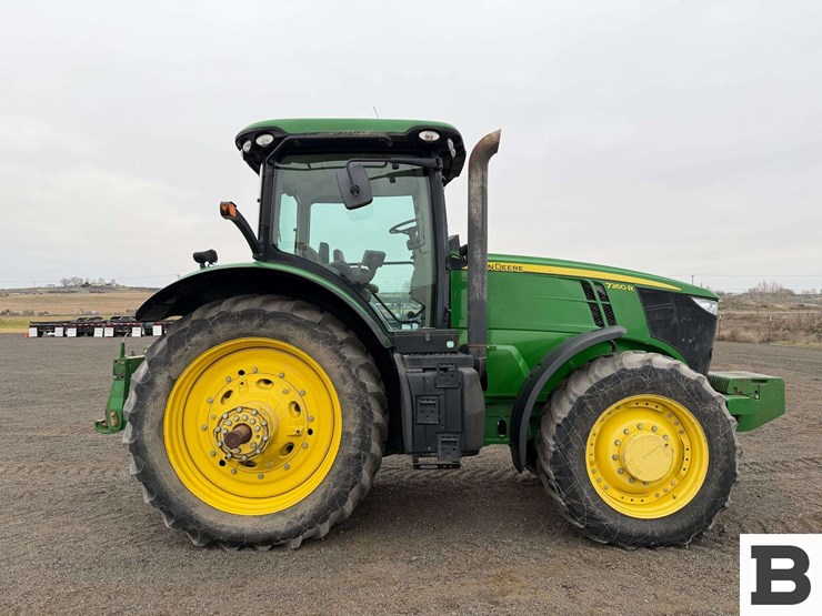 2012-john-deere-7260r-image-6