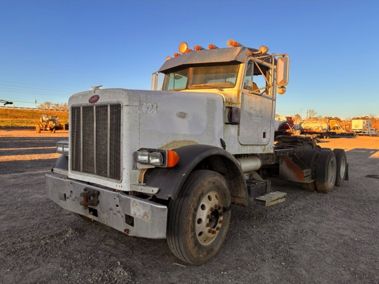 2001-peterbilt-378-image-1