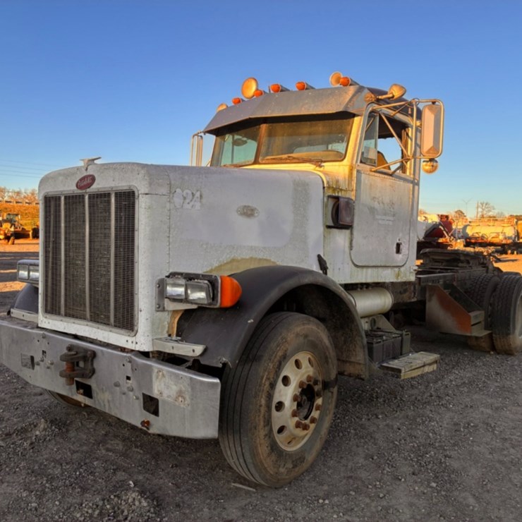 2001 PETERBILT 378
