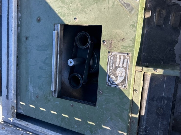 2023-peterbilt-367-image-12