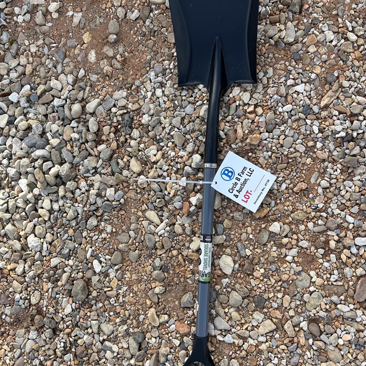 NEW SQUARE SHOVEL