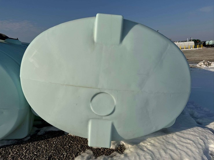 2610-gallon-center-drain-tank-poly-tank-image-3