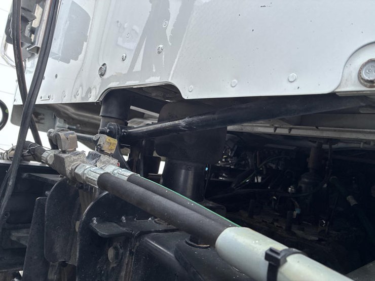 2016-kenworth-t680-image-21