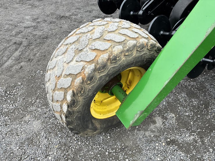 2003-john-deere-1590-image-48