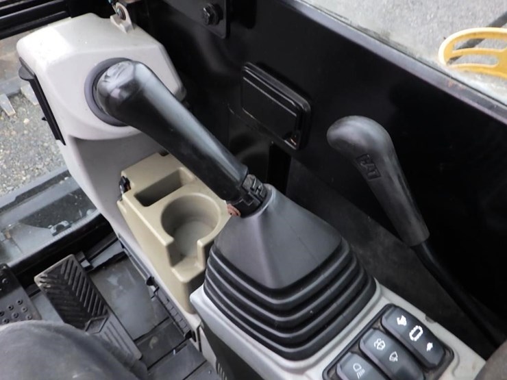 caterpillar-305.5-image-37