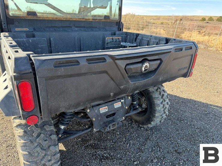 2023-can-am-defender-limited-hd10-atv-image-24