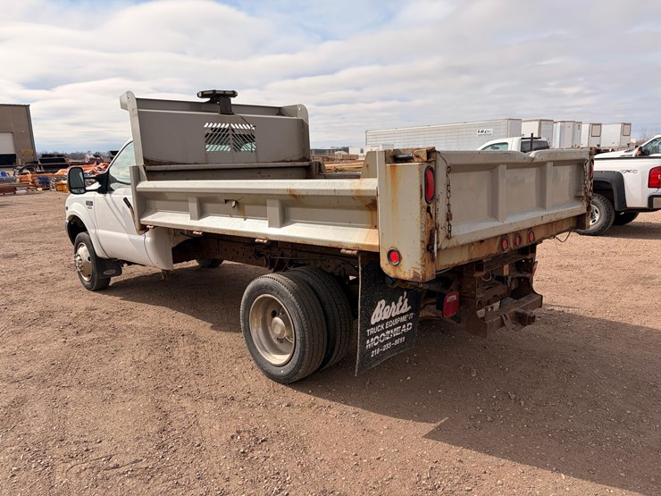 2003-ford-f550-image-4