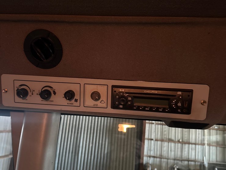 2011-challenger-sp115c-image-8