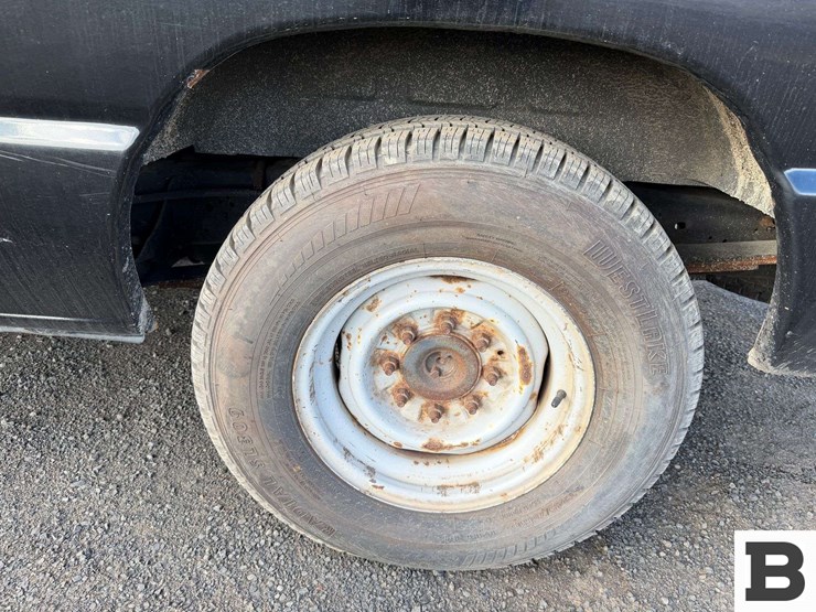 2014-ford-cargo-image-13