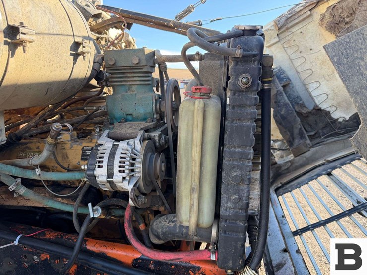 1985-ford-8000-image-49