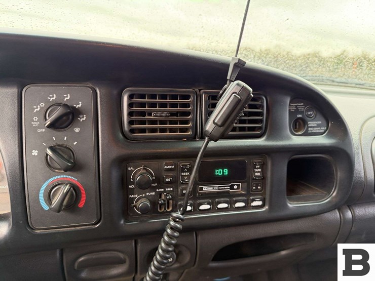 2001-dodge-ram-3500-image-47