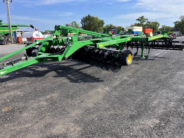 2014-john-deere-2720-image-1