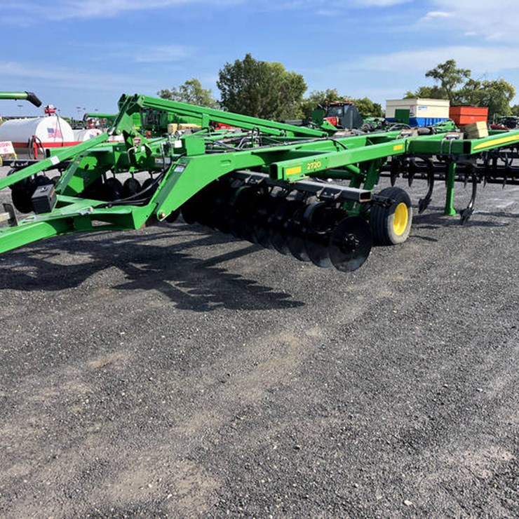 2014 JOHN DEERE 2720