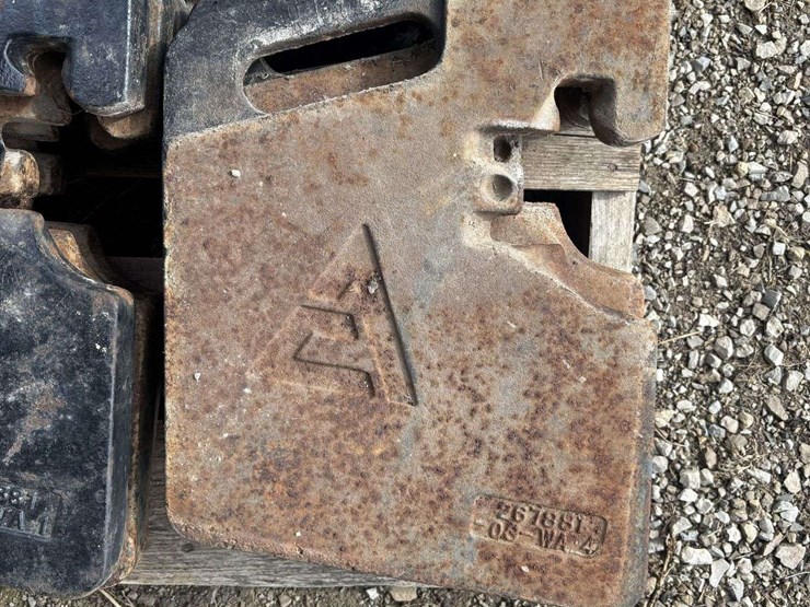 set-of-8-allis-chalmers-suitcase-weights-&-bracket-image-6