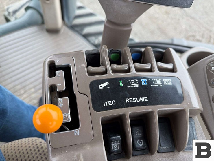 2014-john-deere-8310rt-image-75