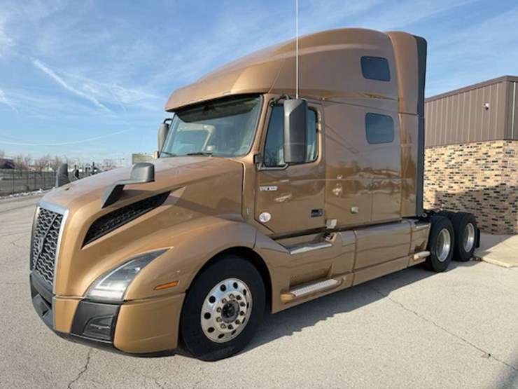 2022-volvo-vnl-760-image-1