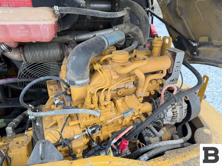 2013-caterpillar-906-image-36
