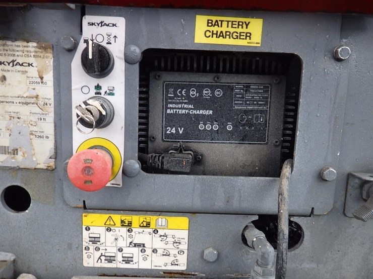 2013-skyjack-sjiii3219-image-15