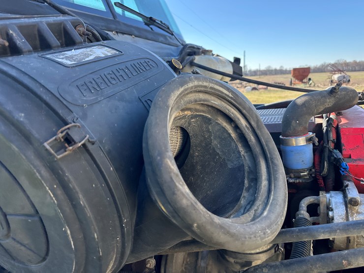 #40057-•-2001-freightliner-century-classic-s/t-t/a-daycab-truck-tractor-1fujbbbg41lh91794-image-52