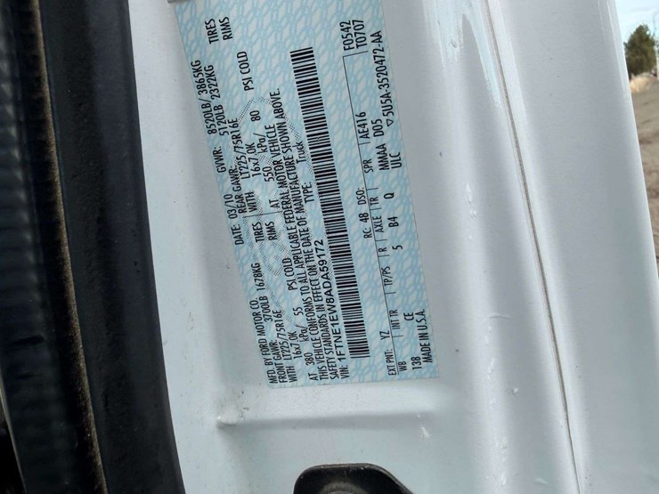 2010-ford-cargo-image-35