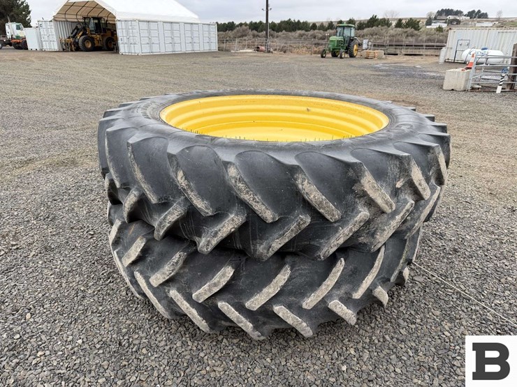 2012-john-deere-7260r-image-71