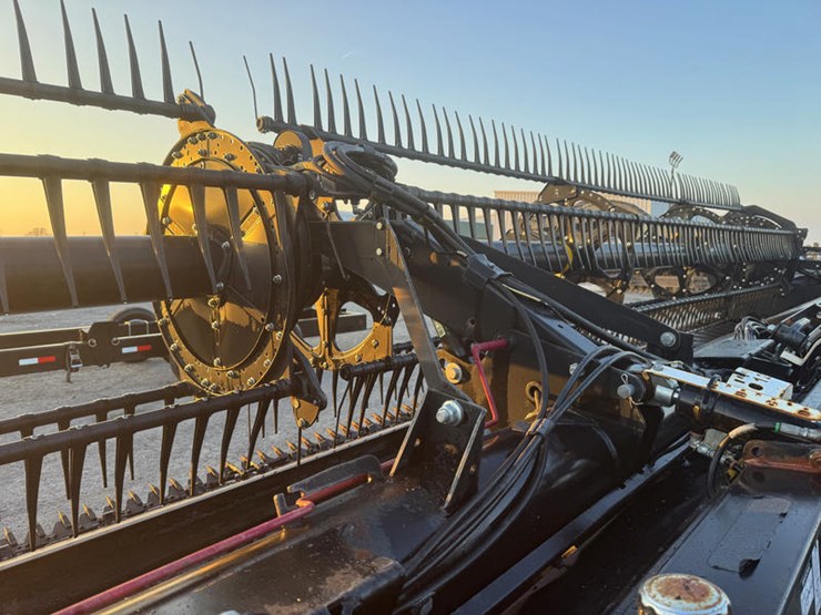 2019-mac-don-fd145-image-12