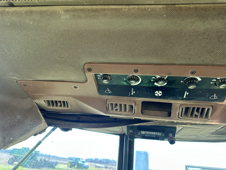 john-deere-4650-image-51